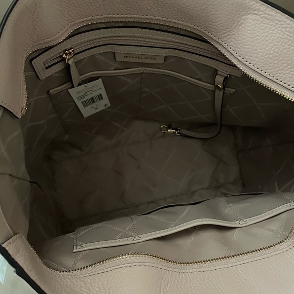 NEW***MICHAEL KORS Sinclair East West large studs leather large tote bag - PINK - Picture 12 of 14